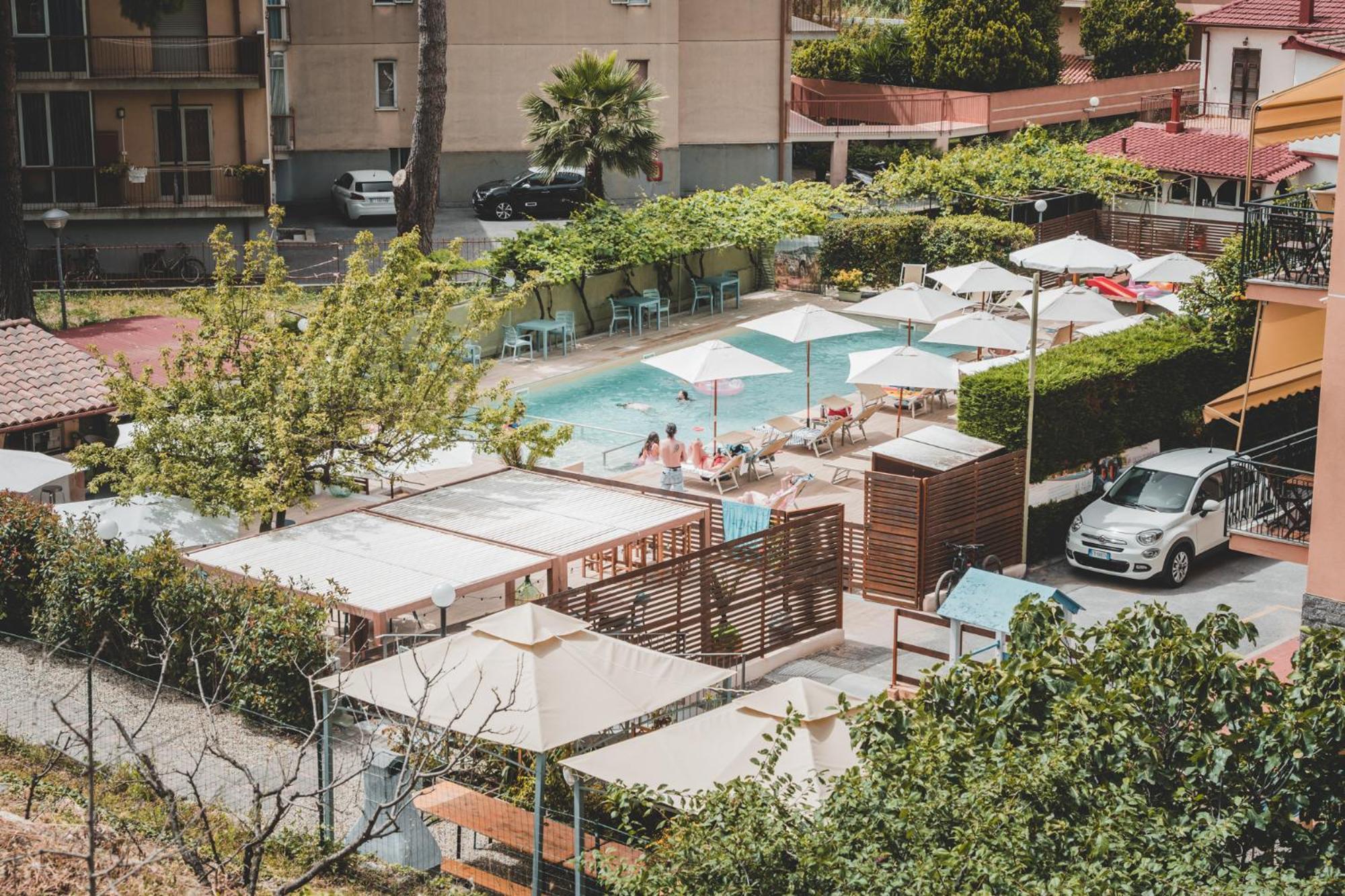 Residence Holidays Pietra Ligure Exterior foto
