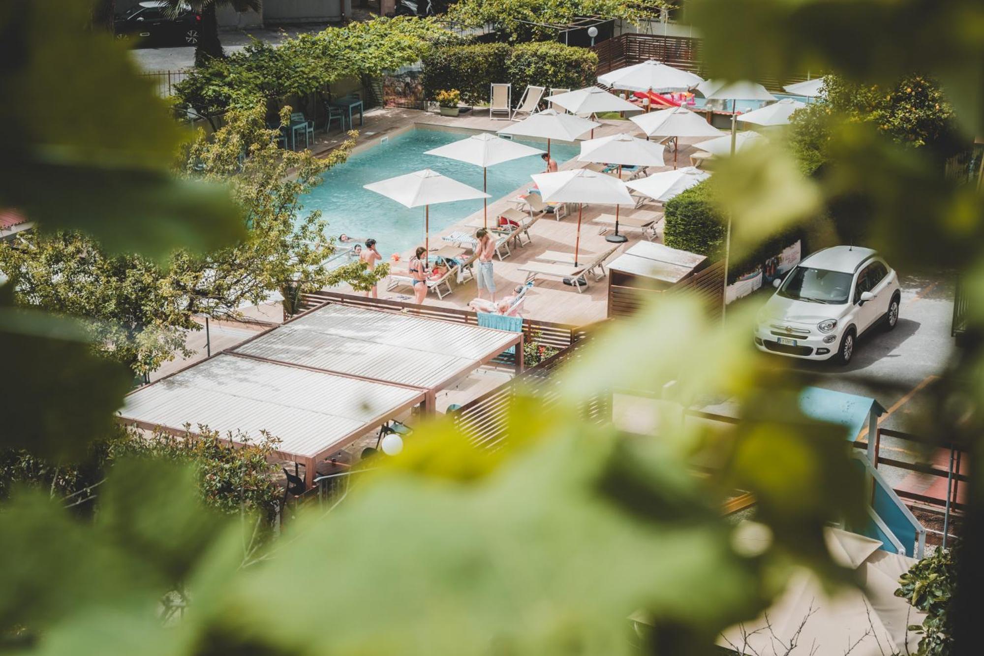 Residence Holidays Pietra Ligure Exterior foto