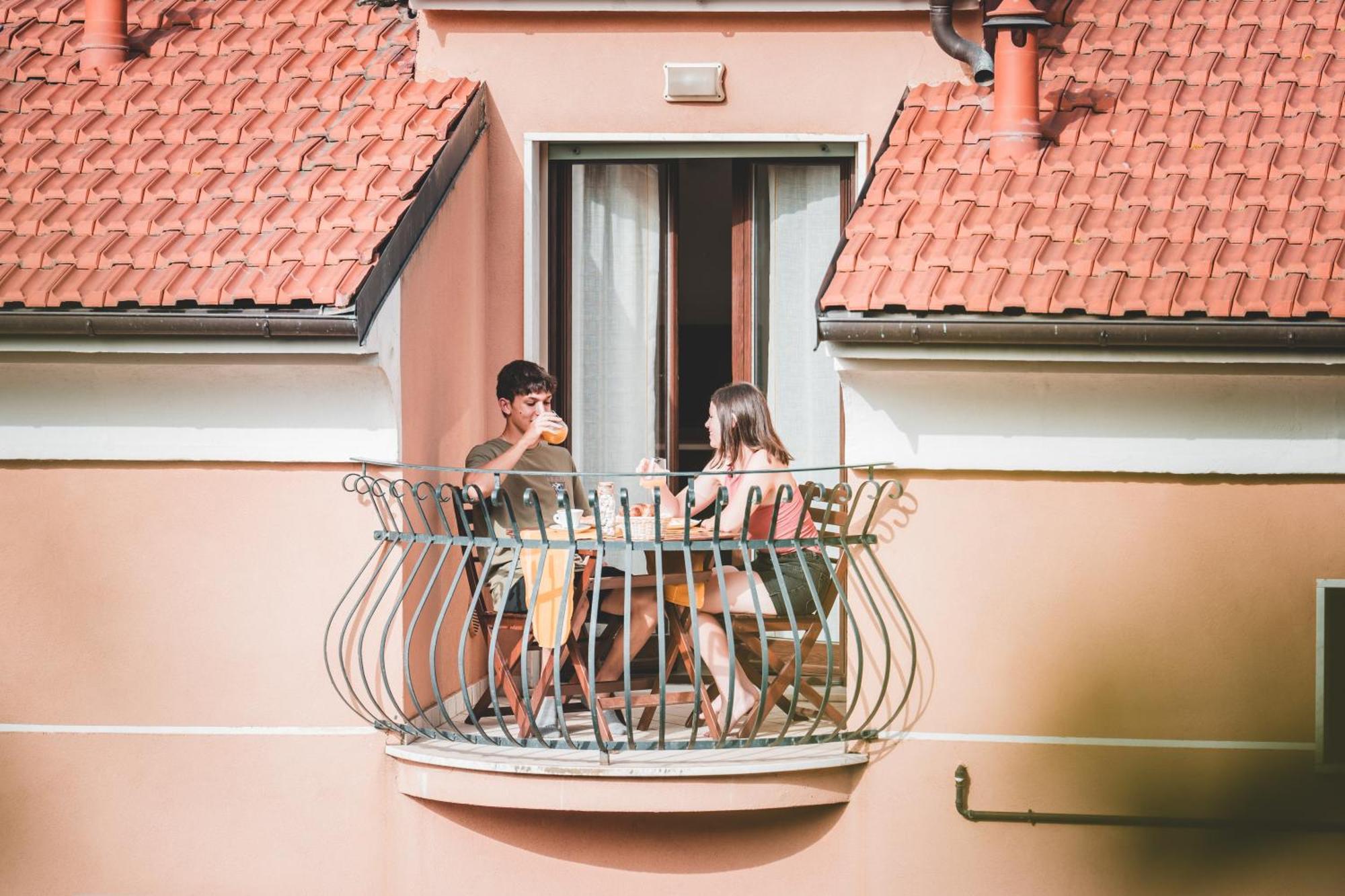 Residence Holidays Pietra Ligure Exterior foto